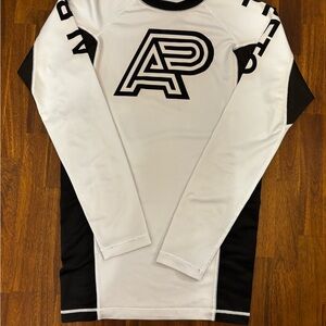Albino and Preto Long Sleeve Rashguard